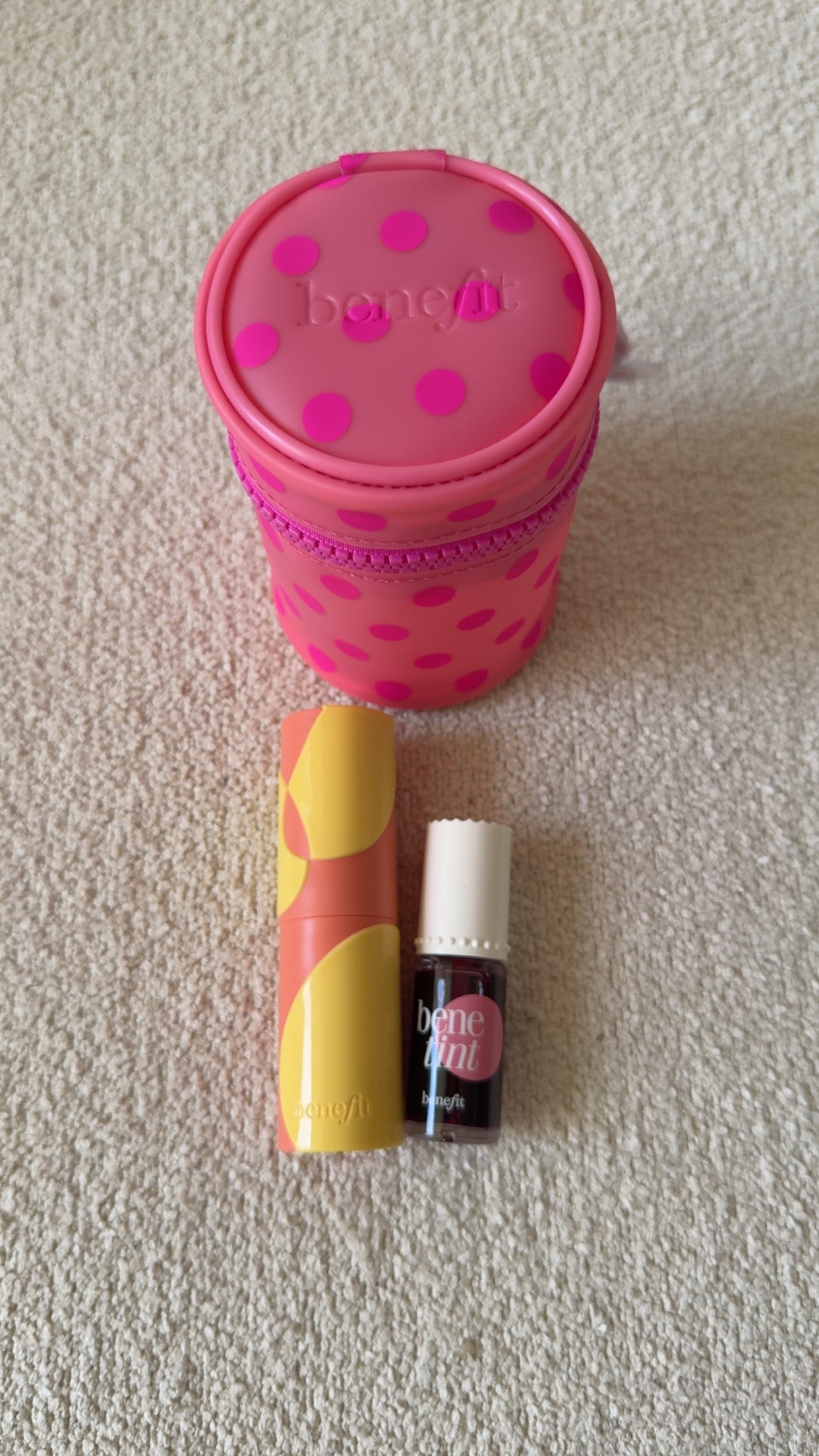 BENEFIT COSMETICS
Summer Lovin' Gift Set