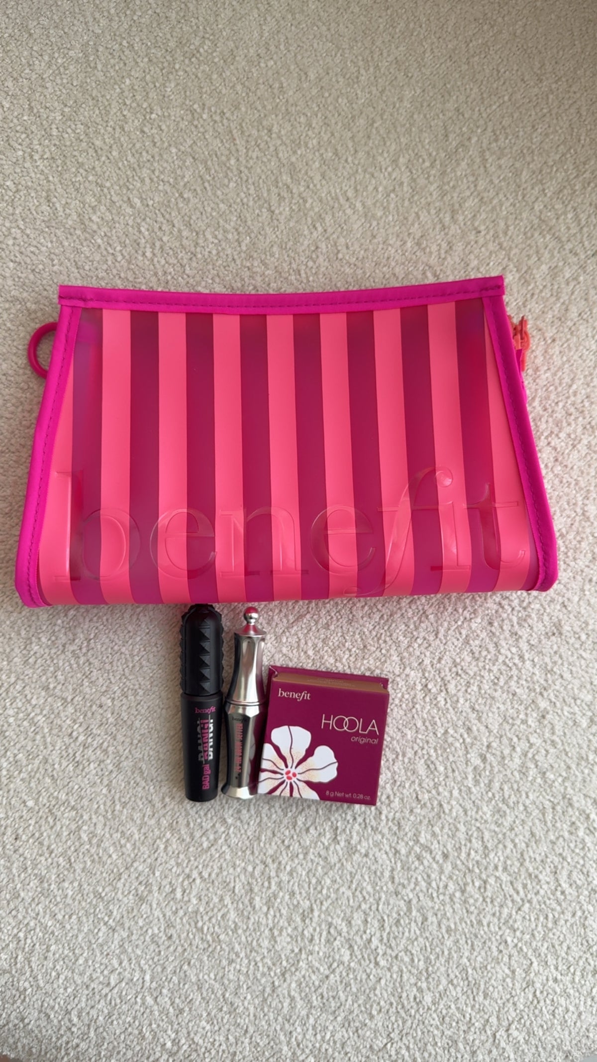 BENEFIT COSMETICS
Summer Essentials Gift Set