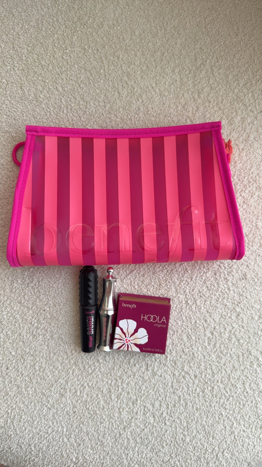 BENEFIT COSMETICS
Summer Essentials Gift Set