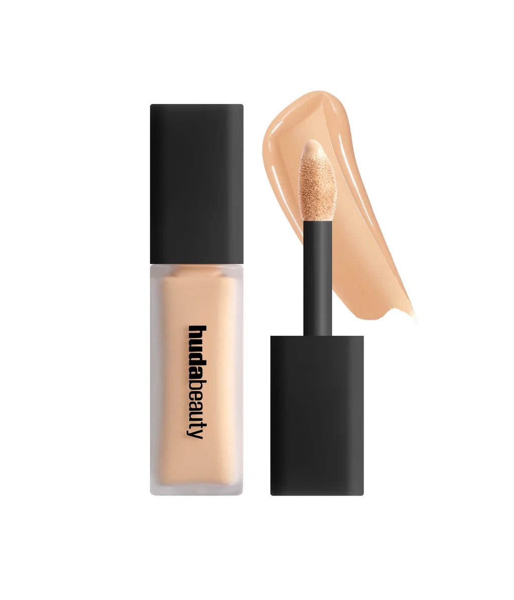HUDA BEAUTY
#FAUXFILTER Luminous Matte Liquid Concealer